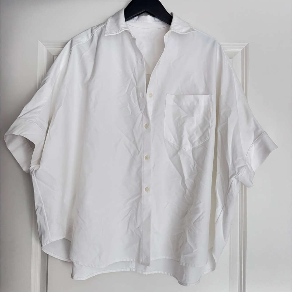 Lululemon Athletica linen top